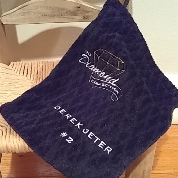 Salvino's Bammers Yankees Derek Jeter Diamond Bear w/ Bag #0016 - Picture 4 of 6